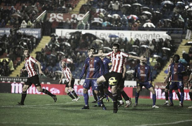 El balón parado dio la victoria al Athletic en el Ciutat de València