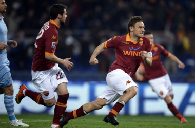 Roma y Lazio empatan justamente en el derbi de la capital