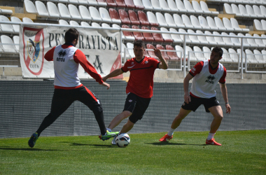 Caluroso entrenamiento en el estadio