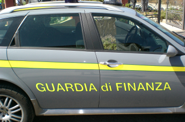 Blitz della Guardia di Finanza nelle sedi: tremano in quarantuno