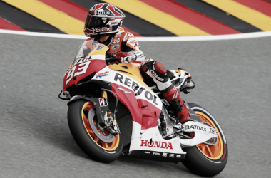 Nadie puede con Márquez en Sachsenring