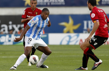 El Málaga duerme líder gracias a un increíble gol de chilena de &#039;La Bestia&#039;