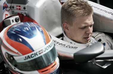 Young Driver Tests - J1 : Magnussen en tête
