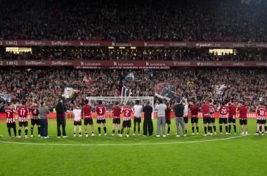 Equipo y afición celebrando juntos. / Fuente: Athletic Club