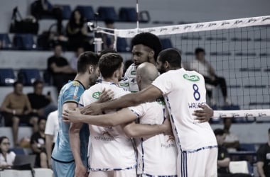 Sada Cruzeiro vence Praia Clube/Uberlândia por sets diretos em estreia na Superliga