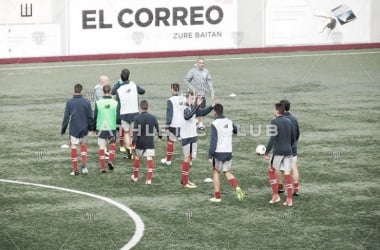 Previa Bilbao Athletic - Sociedad Deportiva Gernika Club: hora de sumar de tres en tres