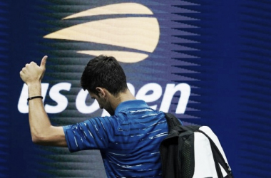 Novak Djokovic se retiró cuando perdía 2-0 en sets frente a Stan Wawrinka