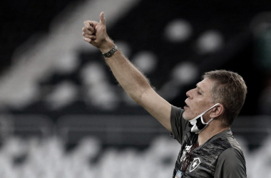 Paulo Autuori explica demora nas substituições contra Fluminense: "Precisamos criar uma equipe"