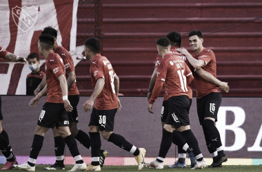 Independiente venció a Huracán en Parque Patricios.
