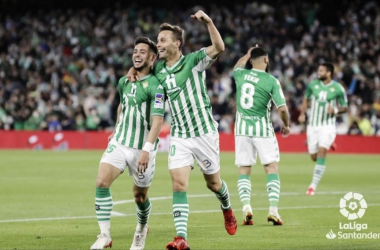 Canales y Álex Moreno celebran un gol ante la Real Sociedad. Foto: LaLiga