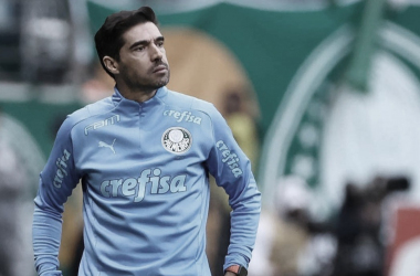 Abel Ferreira lamenta chances perdidas pelo Palmeiras, mas confia na classificação no jogo de volta