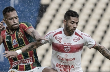 Em duelo nordestino, Sampaio Corrêa e CRB empatam pela Série B