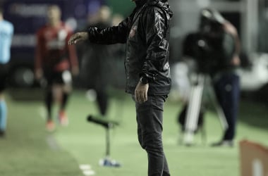 Cuca admite instabilidade do Athletico-PR na vitória sobre o Vasco