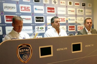 ESTAC : le club privé de Ligue 1 par la DNCG ? Source photo sur le site officiel du club troyen, le président Daniel Masoni, était accompagné de Francis Boudin directeur et de l’entraîneur Jean-Marc Furlan afin de rassuré les partenaires du club.