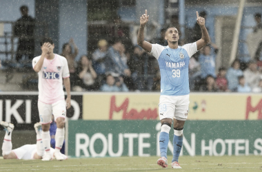 Lukian manifesta desejo de evolução no Jubilo Iwata durante J2 League