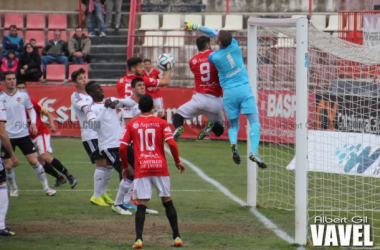 El líder también sabe ganar en el Nou Estadi