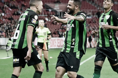 Gols e melhores momentos América-MG x Coritiba pelo Campeonato Brasileiro (0-3) 