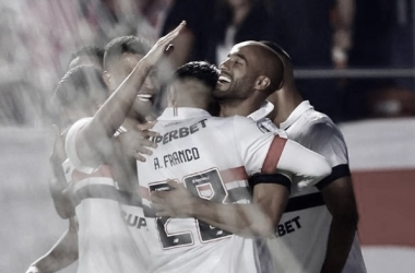 São Paulo vence o Cruzeiro e entra no G-4 no Campeonato Brasileiro 