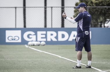 Técnico interino do Cruzeiro cita união e acredita que time merecia estar em um lugar melhor