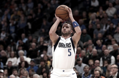 Mavericks Release Barea; Sign Lee