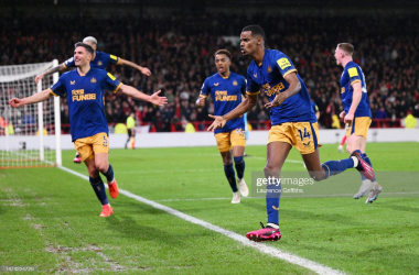 Nottingham, England - March 17: Alexander Isak of Newcastle United celebrates after scoring the magpies second goal of the game from the penalty in stoppage-time to get all 3 points during the Premier League match between Nottingham Forest and Newcastle United at City Ground on March 17 , 2023 in Nottingham, England. (Photo by Laurence Griffiths/Getty Images)