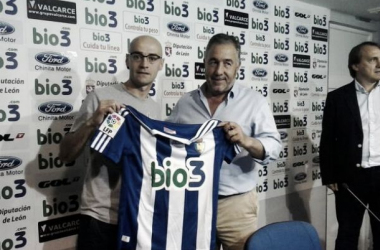 Pablo Infante presentado como jugador de la Deportiva