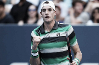 Em duelo de saques poderosos, Isner elimina Raonic do US Open em cinco sets