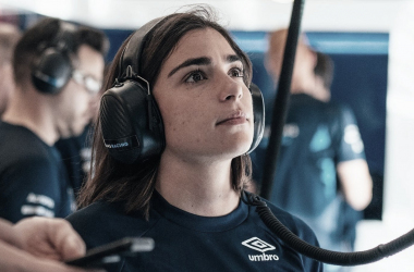 Jamie Chadwick seguirá con Williams para 2023