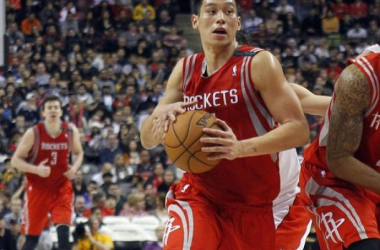 Houston Rockets Seeking Jeremy Lin Trade; Milwaukee Bucks, Philadelphia 76ers Interested