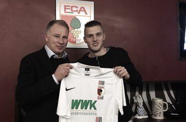 FC Augsburg sign Jeffrey Gouweleeuw