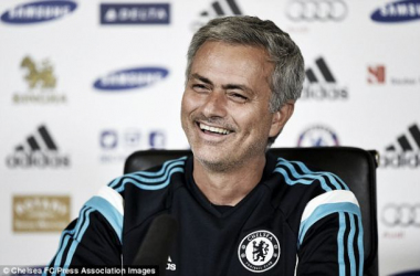 José Mourinho renova pelo Chelsea até 2019