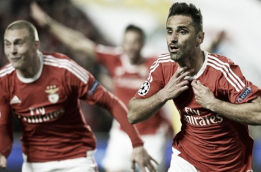 El Benfica toma ventaja en el último suspiro