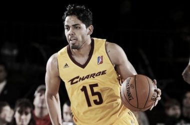 Los Bucks firman a Jorge Gutiérrez