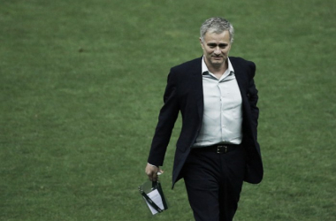 Report: Jose Mourinho signs Manchester United contract