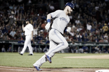 Donaldson, Hernández lead offensive outburst as Blue Jays top Red Sox