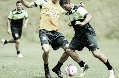 Ex-Cruzeiro, atacante Judivan é oficializado como reforço do América-MG