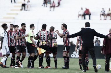 Em jogo polêmico, Ponte Preta vence São Paulo com gol de Clayson