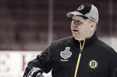 Claude Julien se convierte en el entrenador con más victorias en los Bruins