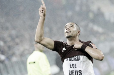 Bruno Peres corre verso Roma