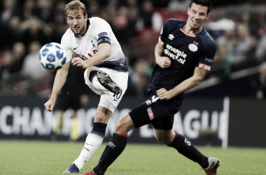 Com dois de Harry Kane, Tottenham bate PSV Eindhoven e respira na Champions League