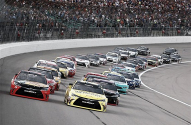 NASCAR Sprint Cup: Kyle Busch wins Go Bowling 400 as Martin Truex Jr has pit problems