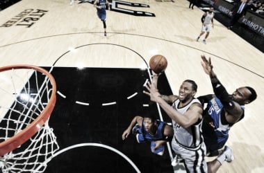 Los Spurs ganan a los Wolves en la prórroga y ya están en Playoffs