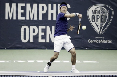 Nishikori vence sin brillo en Memphis