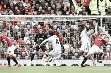 Manchester United 1-2 Swansea City: Utd beaten in Van Gaal&#039;s first competitive game