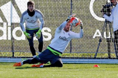 Casilla completa su primer entrenamiento con el Real Madrid