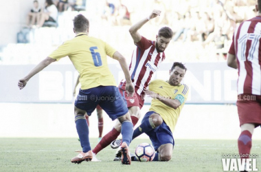 Mantecón: “Estoy muy contento de haber contribuido a ascender al equipo a Segunda&quot;