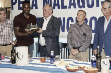 Carlos Kameni se da un baño de masas en Fuengirola