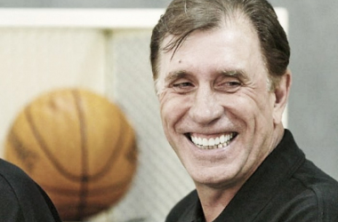 Tomjanovich:&quot;Si supiera cómo parar a los Warriors, seguiría entrenando&quot;