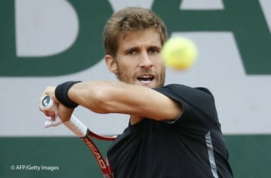 Klizan se exhibe y aplasta a un mermado Nishikori