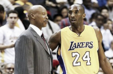 Alarma Kobe en Los Ángeles; Byron Scott reconoce que el escolta necesita parar